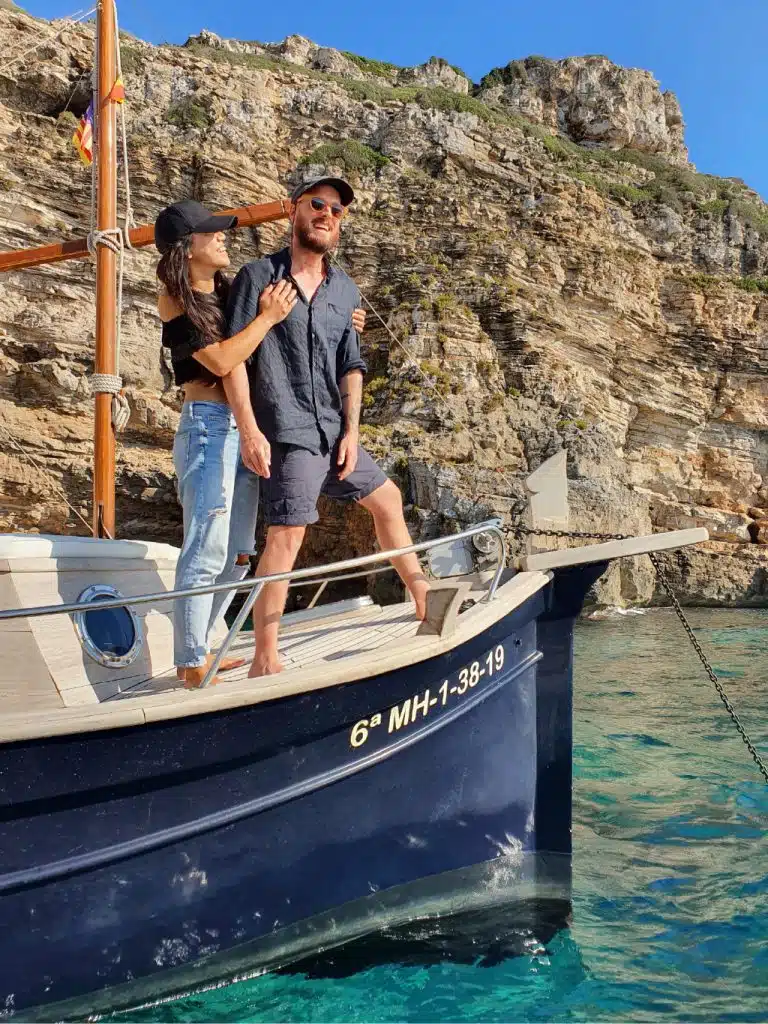 Equipo de Menorca en Llaut en el Puerto de Mahón